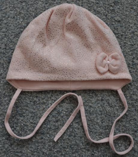 Čiapočka a šálik zn. broel, broel,<50