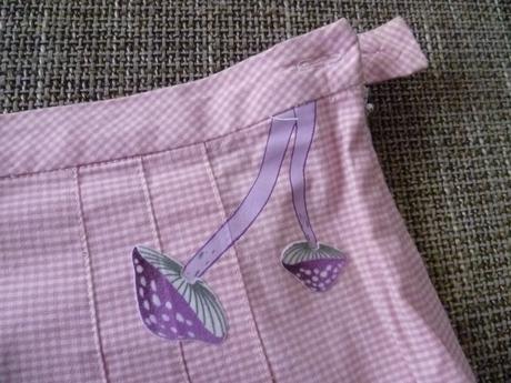 Ruzova suknicka, kenvelo,s