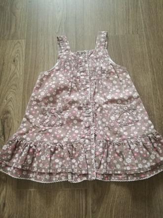 Menčesterové šaty, 74