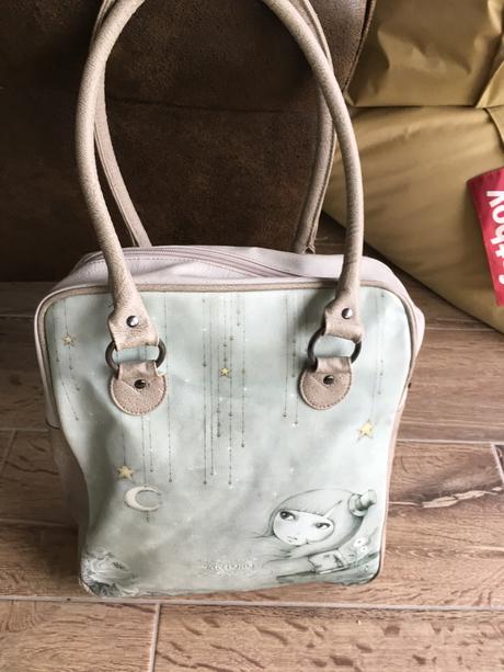 Santoro kabelka, santoro