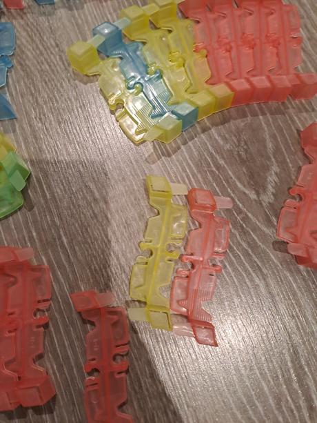 Autodráha + 3 svietiace autíčka, 