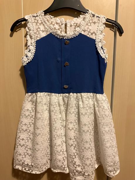 Čipkované šaty, 110