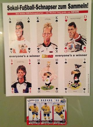 6 futbalových a 1 hokejová karta,