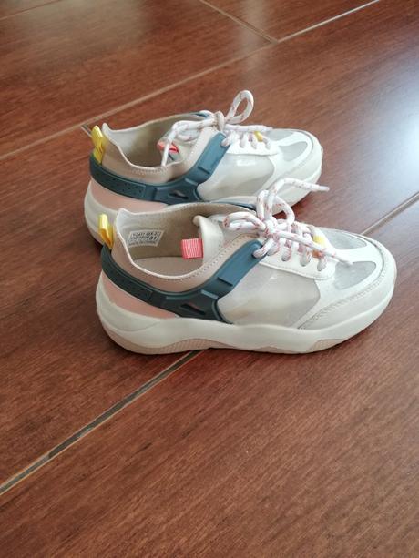 Tenisky, reserved,31