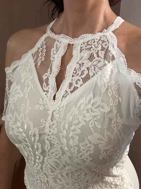 Čipkovaný top - body s odhalenými plecami, m