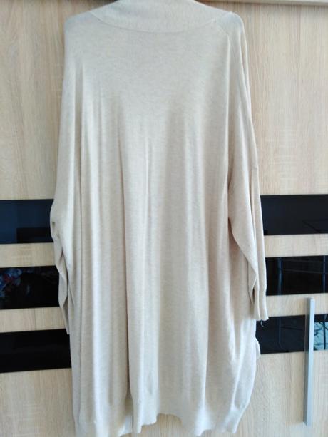 Oversize svetrik, atmosphere