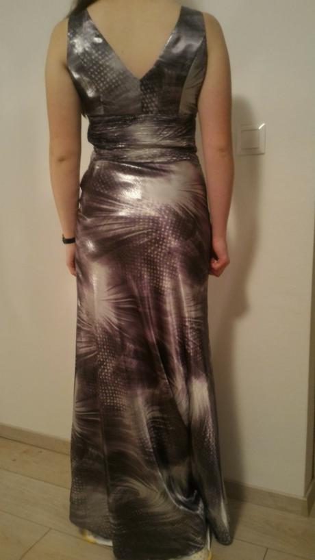 Fialové spoločenské šaty, 40