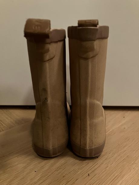 Gumáky move by melton, 24