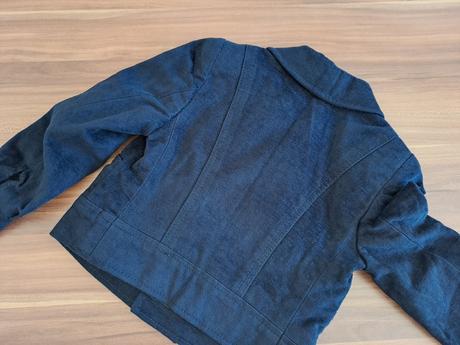 Prechodná bundička, 104