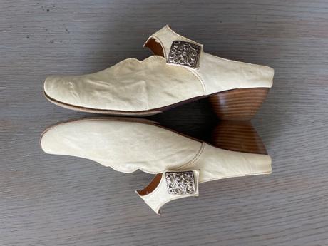 Dámske kožené sandále na opatku, 38