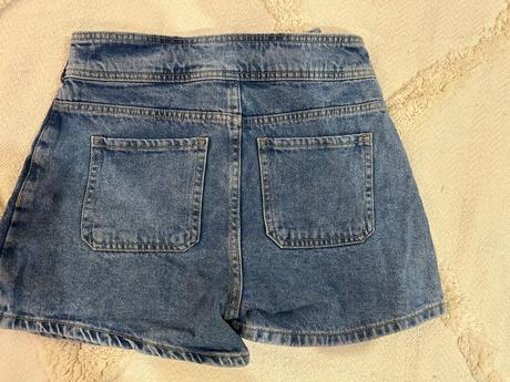 Sukňokraťasy, reserved,152