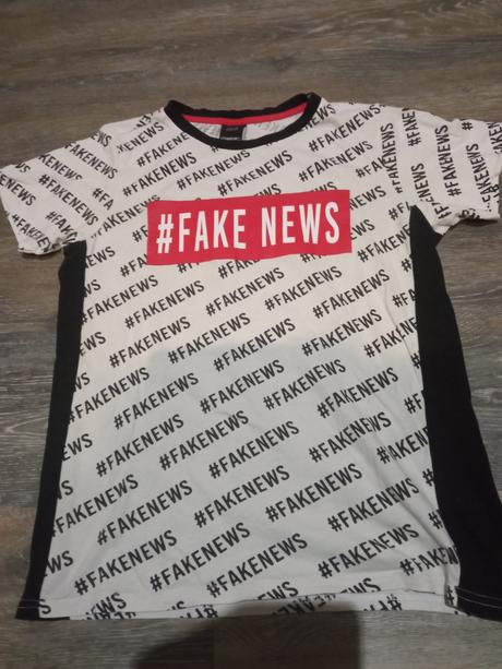 Tričko fake news, chapter young,146