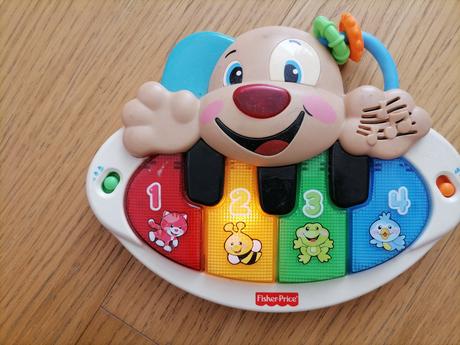 Psíkov klavír psík fisher price,