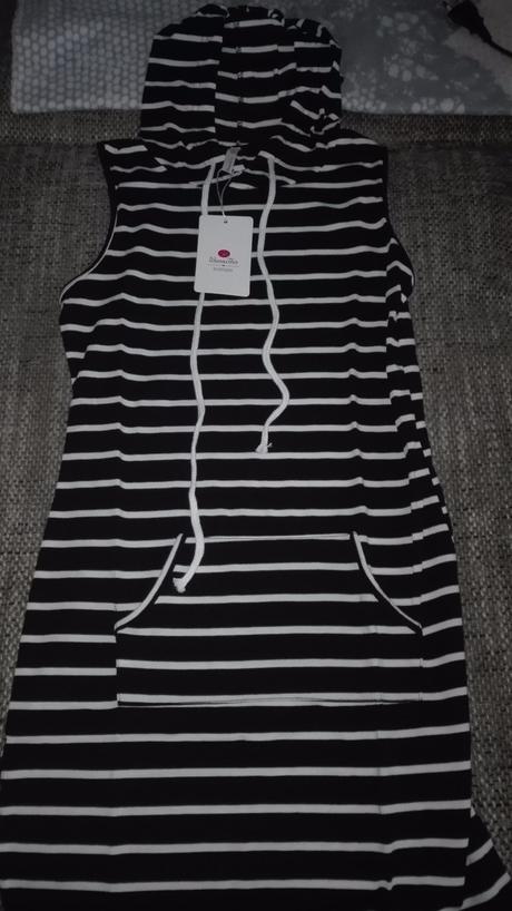 Pasikove saty s kapucnou, s