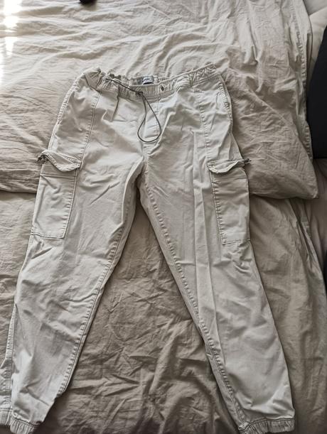 Nohavice, reserved,l