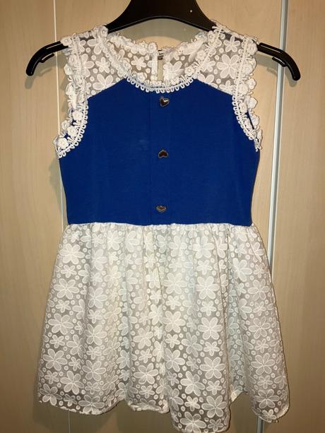 Čipkované šaty, 110