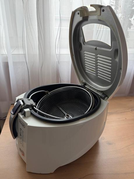 Fritéza na olej delonghi,