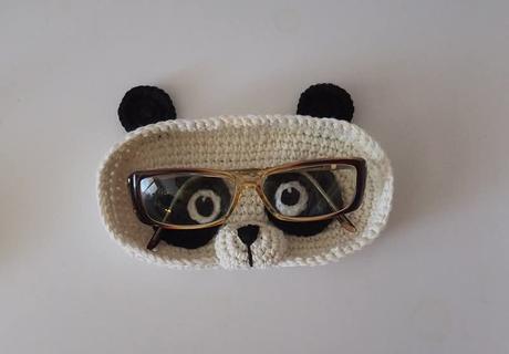 Háčkovaná podložka/púzdro/držiak na okuliare,