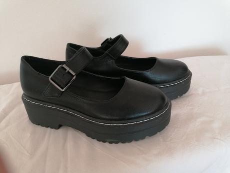 Čierne topánky na hrubej podrážke, 38