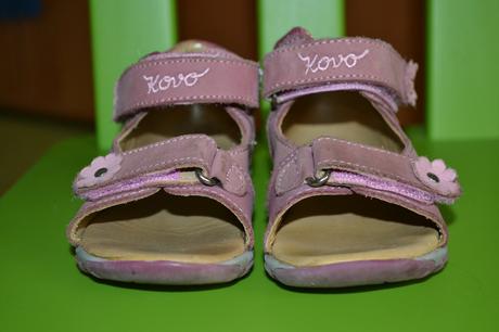 Celokoženné sandálky zn.kovo, top stav, humanic,22