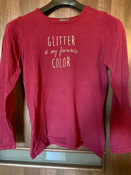 Pleteny pulovrik s napisom, in extenso,164