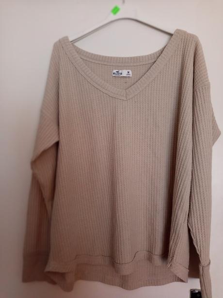 Béžový oulovrik, m