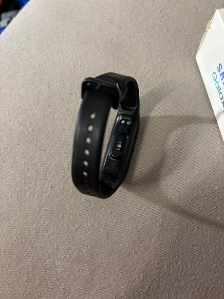 Hodinky samsung galaxy fit2, samsung