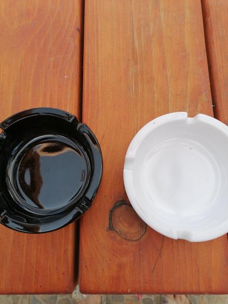 Popolníky čierne a biele, 