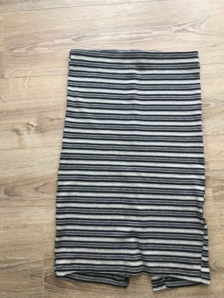 Elastická sukňa, stradivarius,s