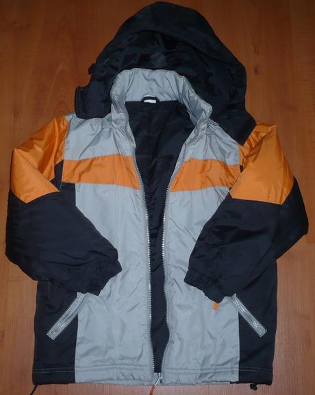 Bunda s kapucou, 122