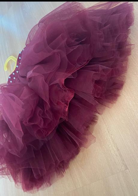 Spoločenské saty, 74