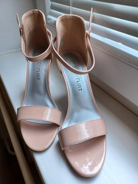 Nenosené sandále.č.36, 36