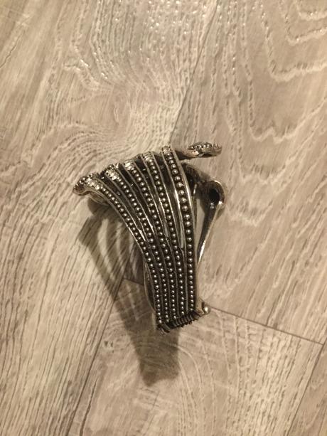 Aftershock náramok,