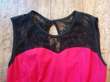 Červené šaty, velk. m, m