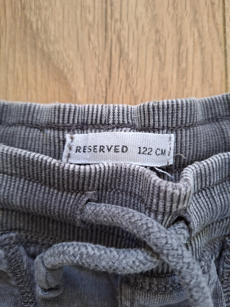 Nohavice, reserved,122