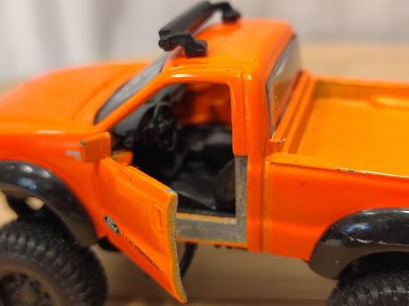 Zber retro model ford f-series 4x4 rebels, maisto,