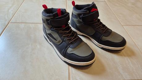 Botasky, reserved,39