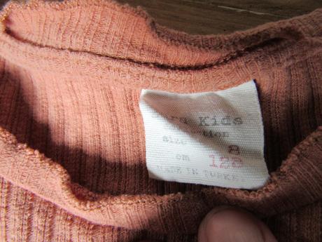 Tričko s nápisom tres bien, zara,122