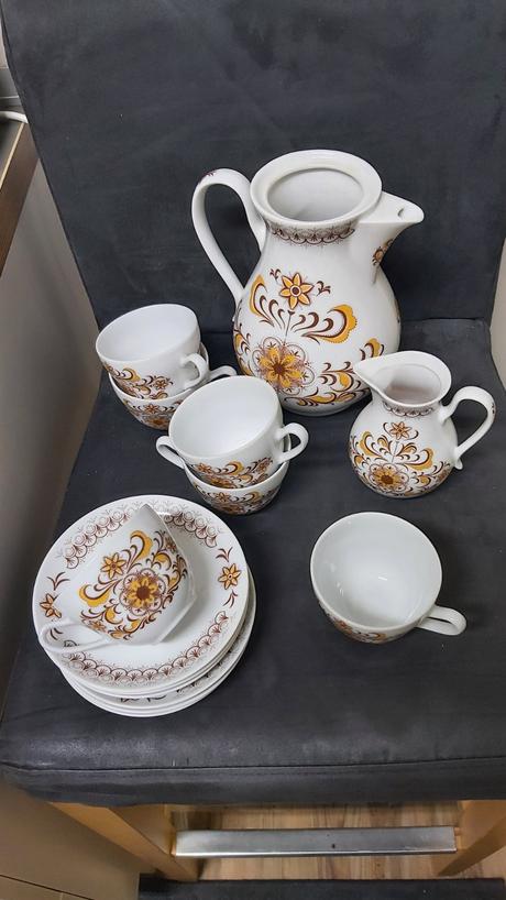 Porcelánová kávová sada zn.henrieta (česká), 