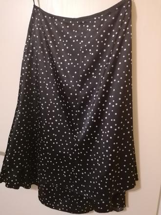 Bodkovaná hodvábna sukňa, 40