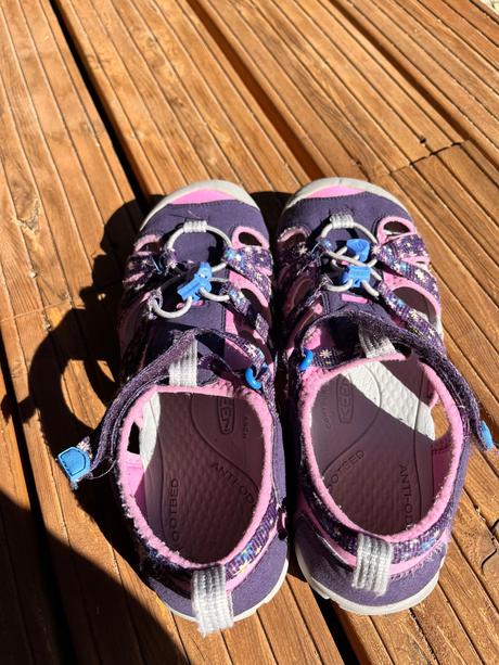 Sandalky do skoly, keen,37