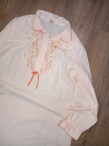 Krásna nočna košela, 44