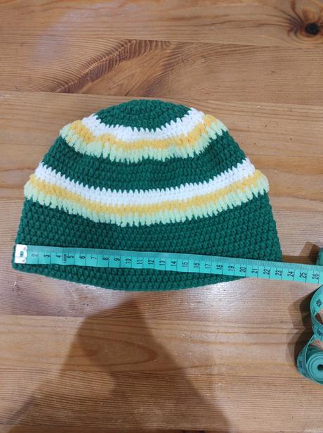 Čiapka háčkovaná zelená, 