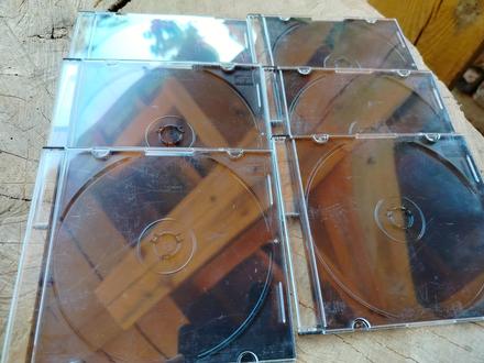 Prázdne cd obaly,