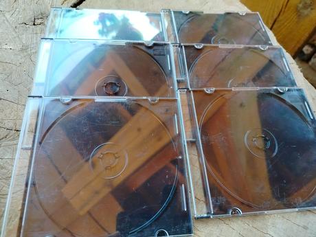 Prázdne cd obaly,