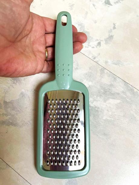 Antikorové strúhadlo na cesnak so zásobníkom, 