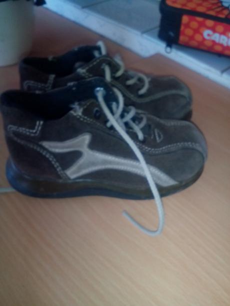 Šnurovacie topánky, 22