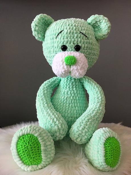 Háčkovaní mackovia,