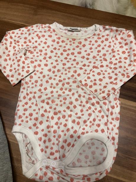 Balik veci velkost 80 darujem k nakupu, 68–80