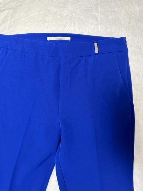 Kráľovský modrý nohavicový kostým zn. gaudi it 44, l / m